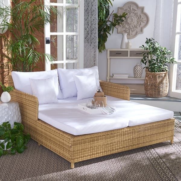 Tips for decorating patio
daybed