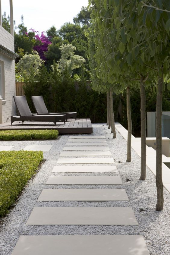 Perk Up Your Walkway with
Stunning Crazy Paving Styles