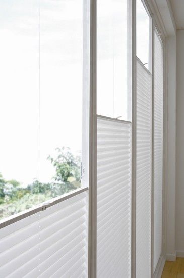 How to achieve a contemporary
look with pleated blinds