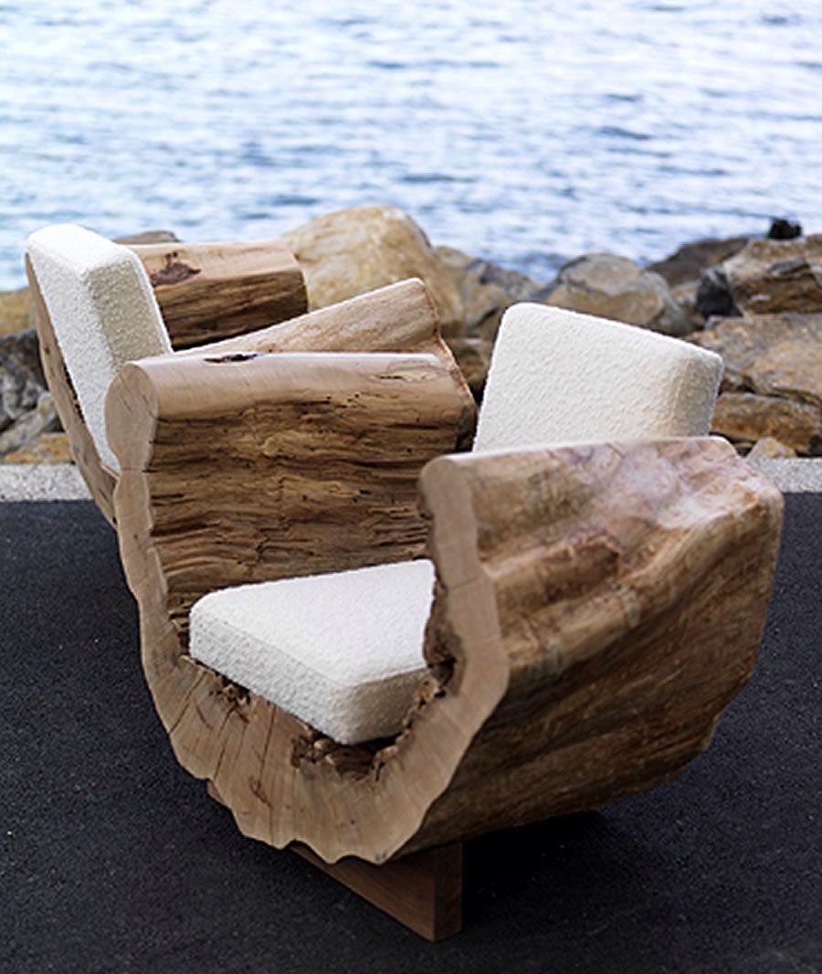 Give a Natural Impression by
using Rustic Outdoor Furniture for your Compound