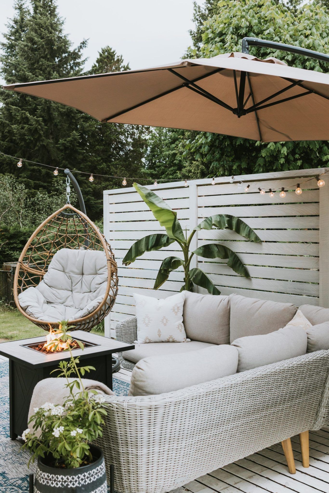 White patio furniture when you
are not sure of what to choose