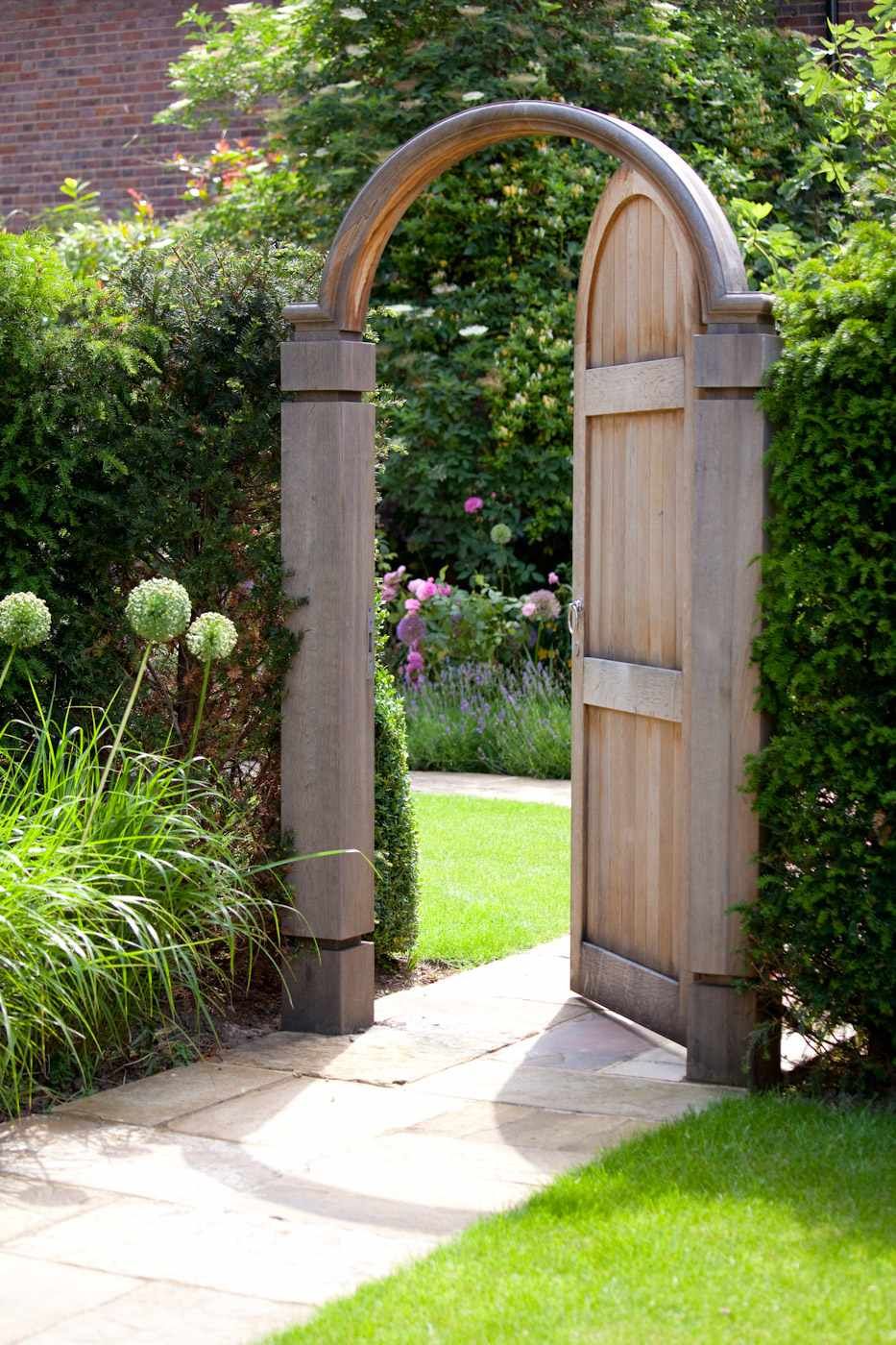 Give a Luxurious Look to your
Garden with Wooden garden gates