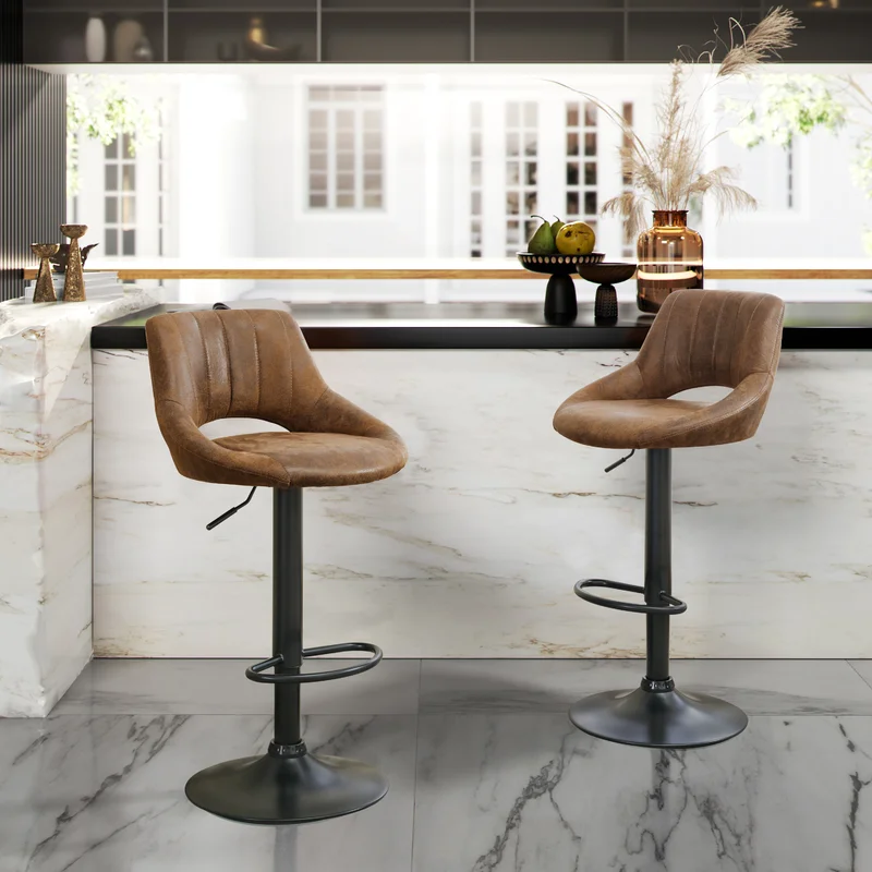 Making the Best Use of
Adjustable Bar Stools at Home