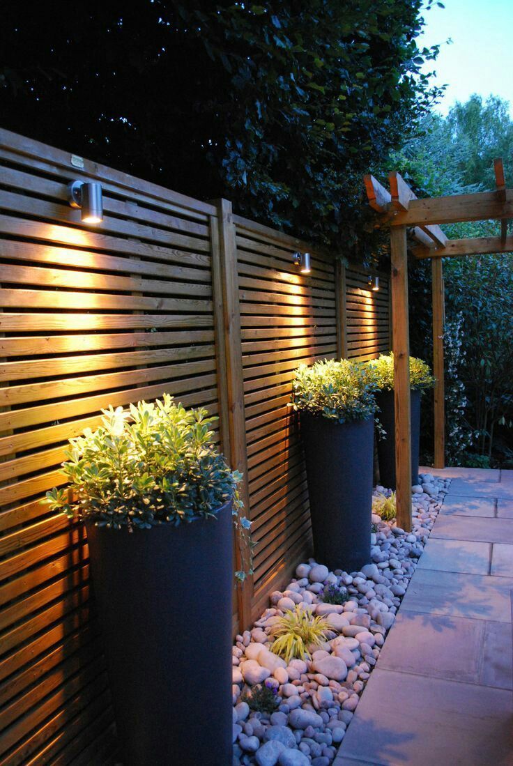 Look for Backyard fence ideas
for a privacy fence