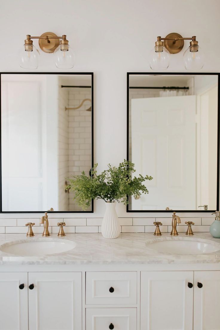 How to choose the right bathroom lighting