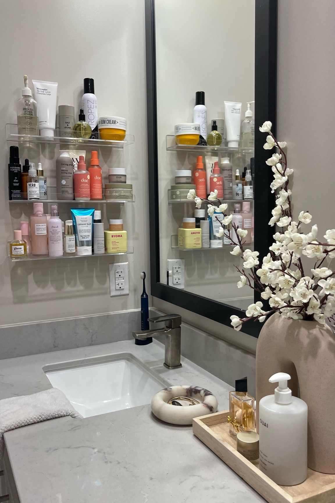 Bathroom Shelves Add to Your  Bathroom Elegance and Practicality