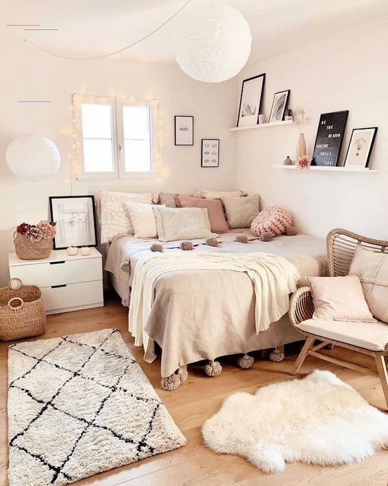 Getting your bedroom
decorating ideas in a simple manner