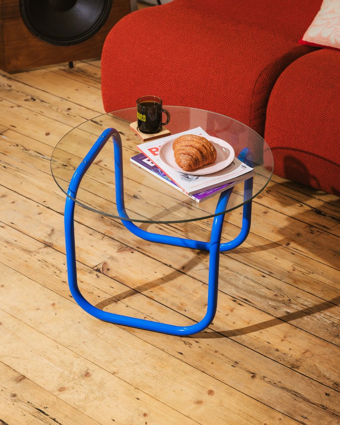 Your Classy Coffee Tables for
Sharing Hot Coffee in Snowing Weather