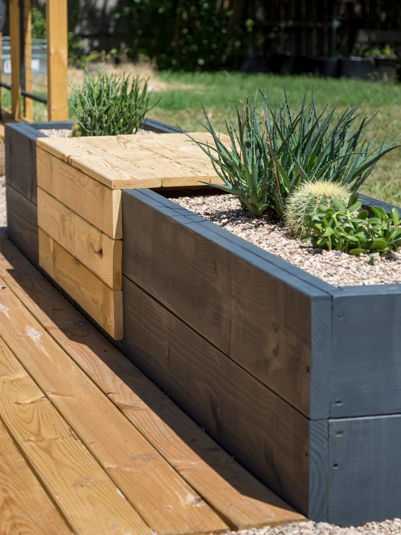 Make the Deck Planters be the
Perfect Blend with your Deck