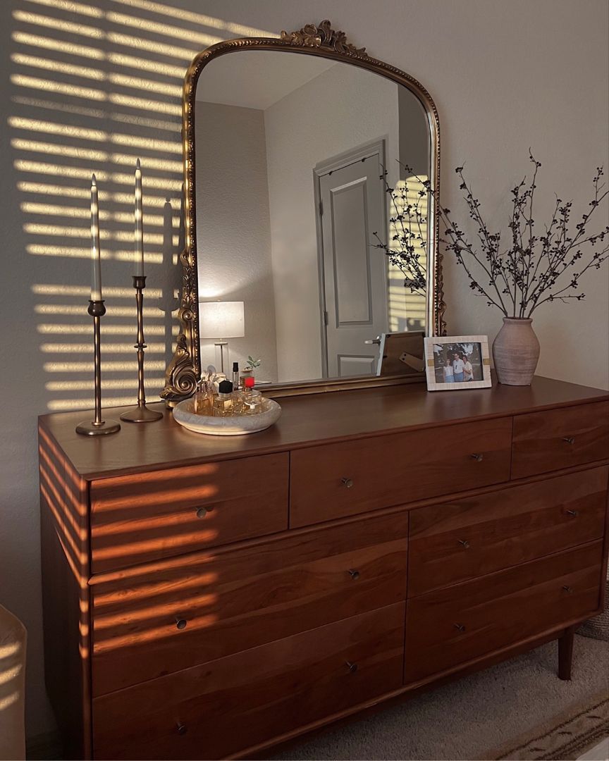 Get Decked Up With A Dresser
With Mirror