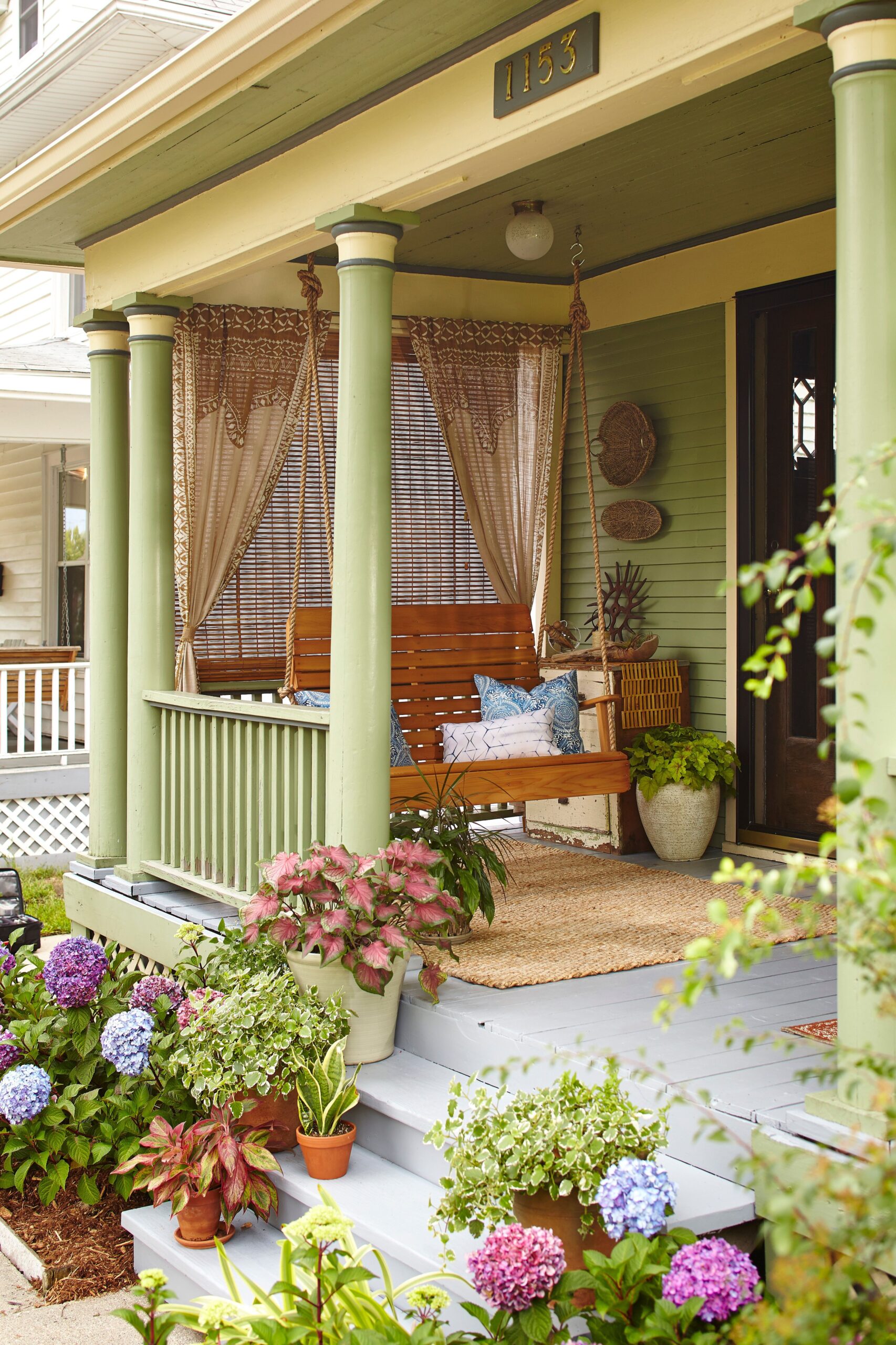 AN OVERVIEW OF FRONT PORCH
DESIGNS