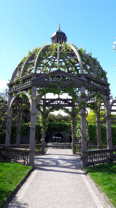 Tranquil Retreats: Embracing Serenity
with a Garden Gazebo