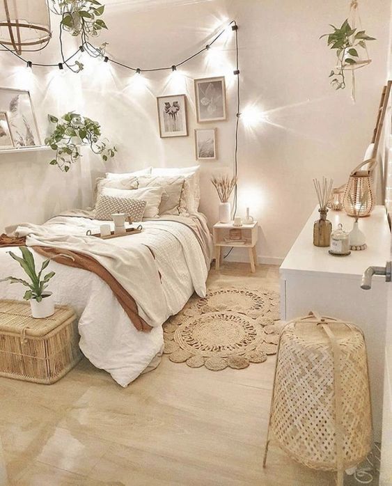 How to Decorate and Furnish A
Girls Bedroom in your Home