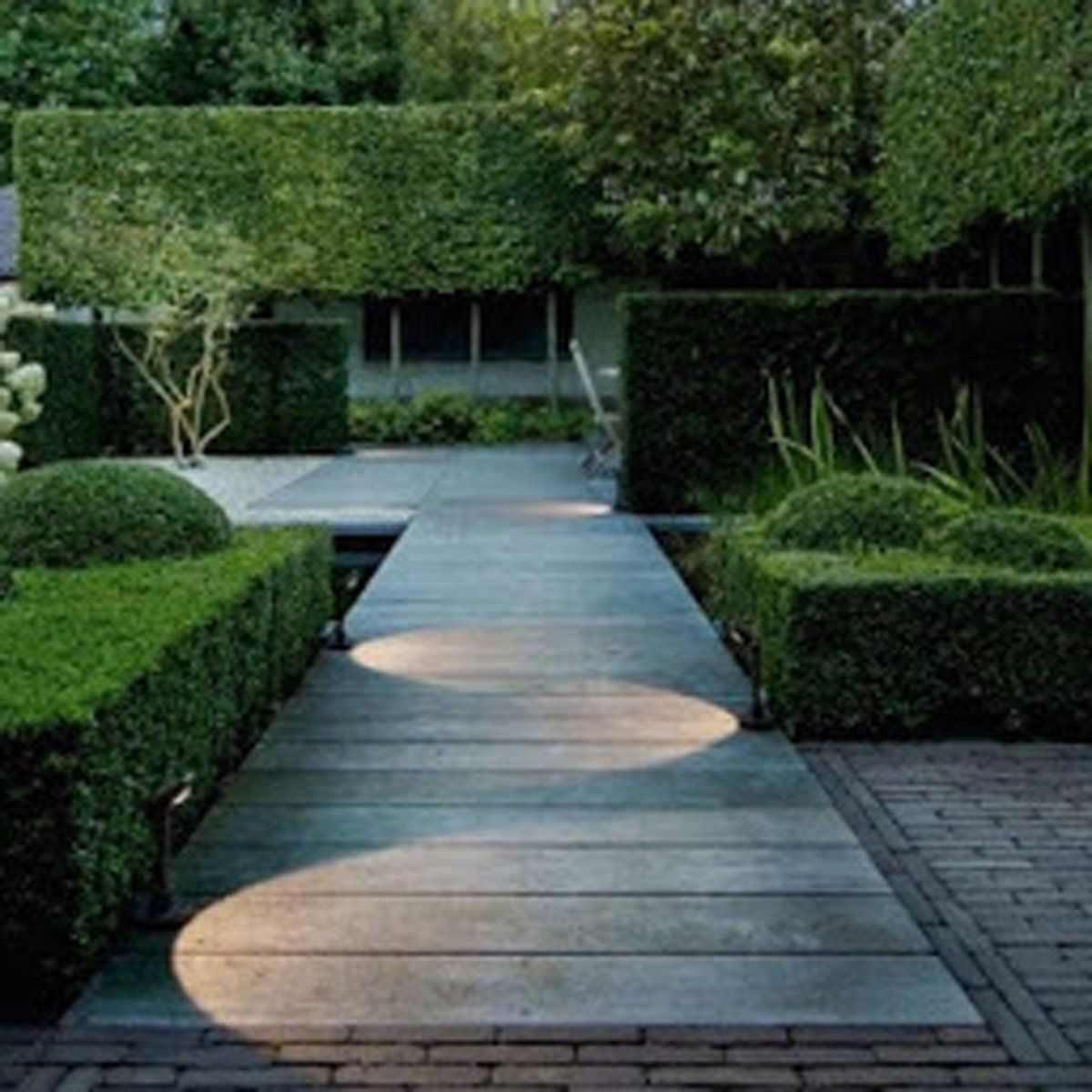 Why you should have landscape
lighting in your garden