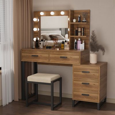 Characteristics Of Lighted Vanity Table