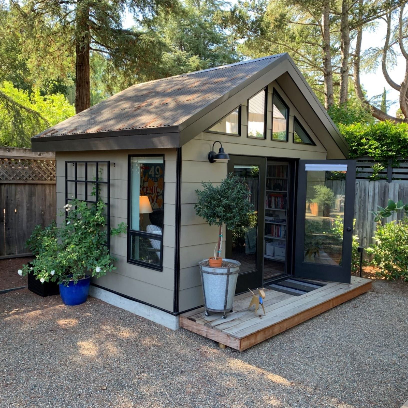 Make Outdoor Sheds that Fits
your Home Style