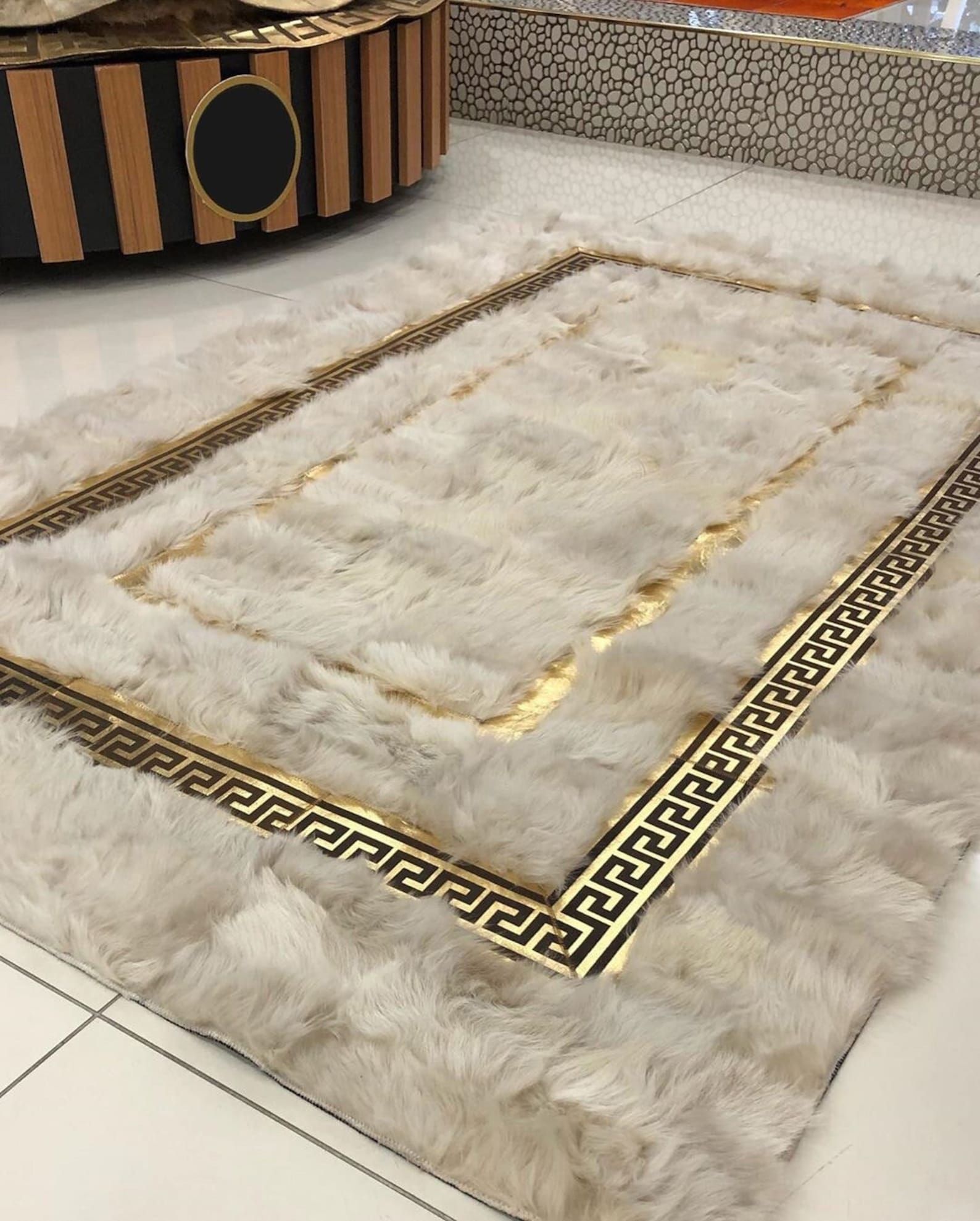 Cozy Comfort: Sink Your Feet into Shaggy
Rugs