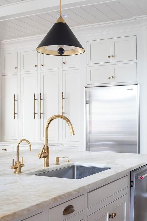 Stainless steel kitchen sinks: the best choice for a modern home