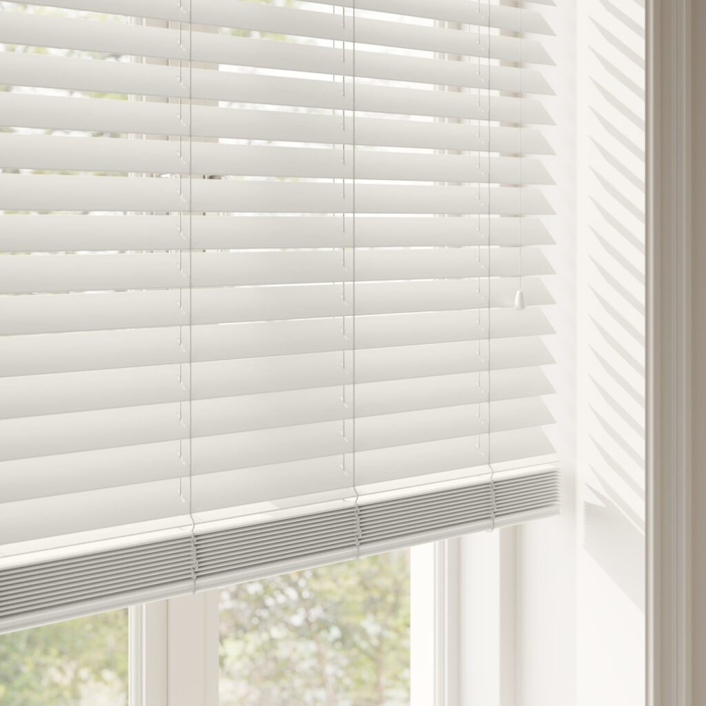 1699762726_White-venetian-blinds.jpg