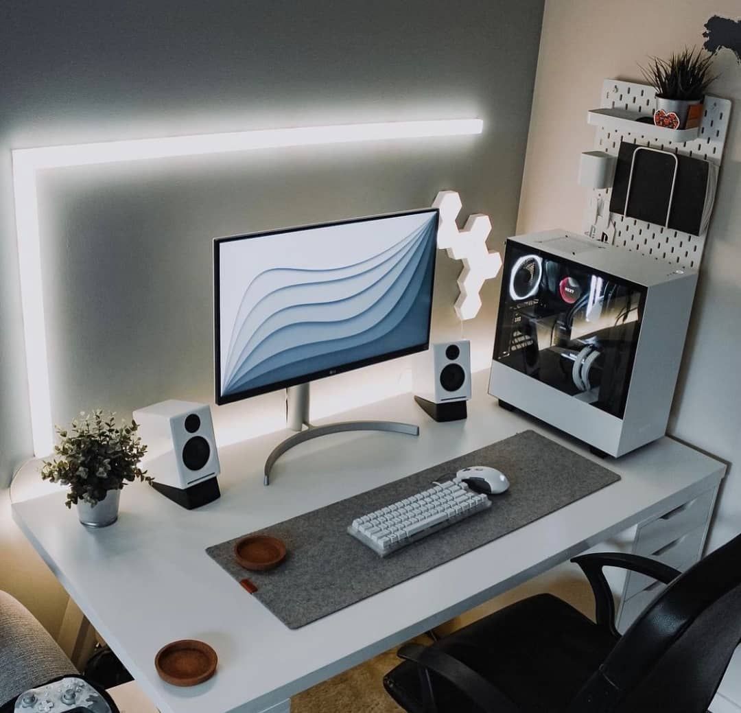 Convenient computer desks for home office