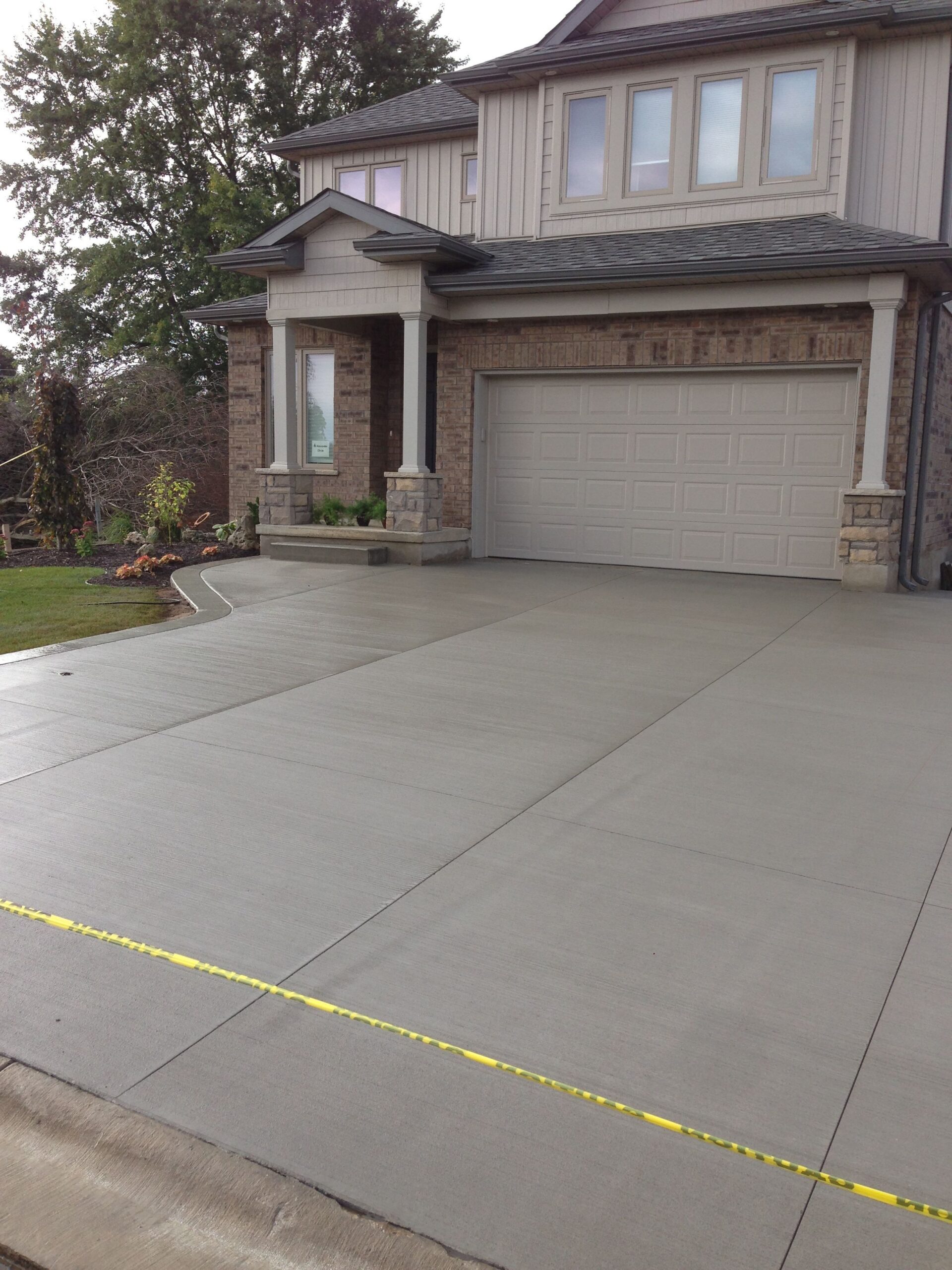 Process of adoring your home
with concrete driveways