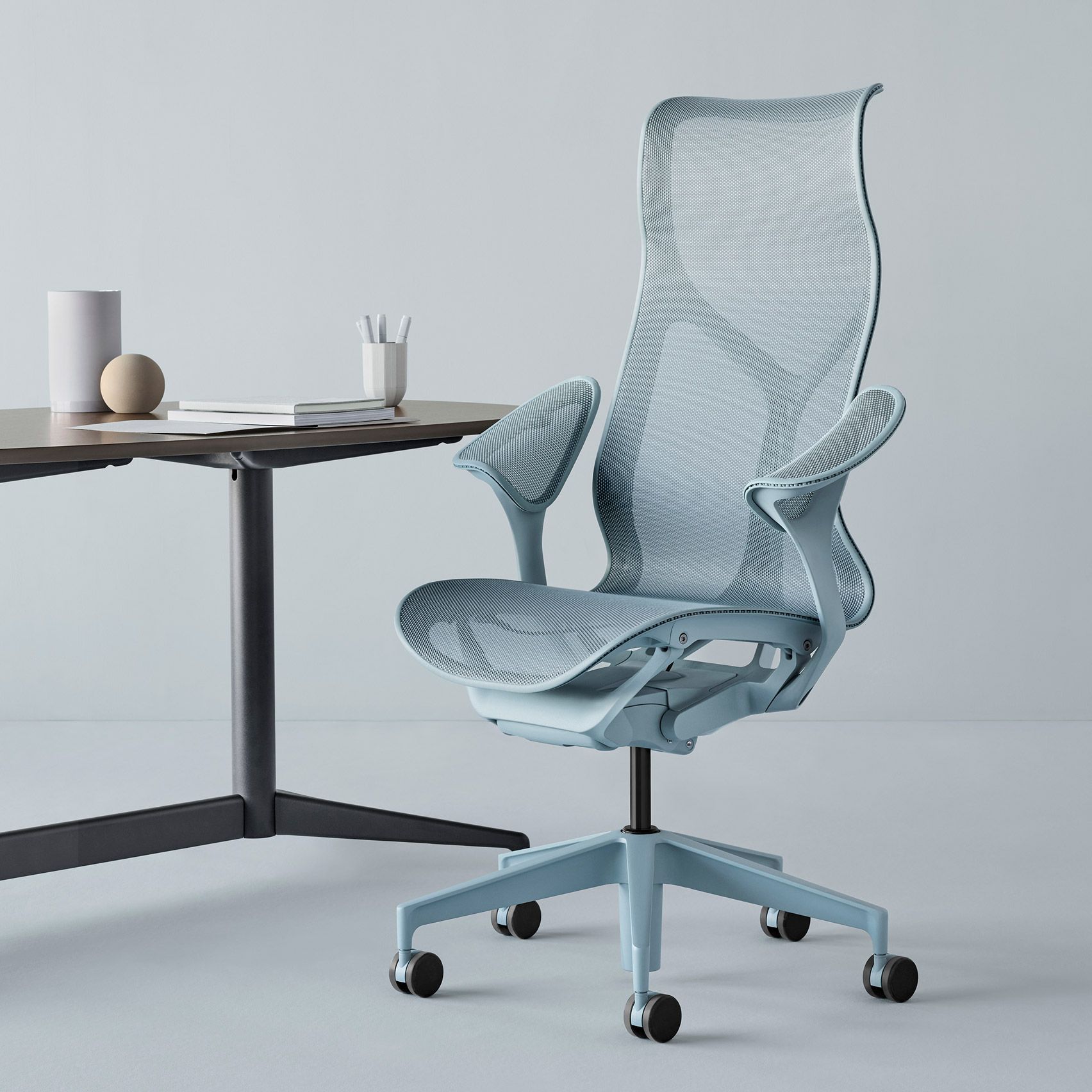 Keeping Your Posture Right
with an Ergonomic Office Chair