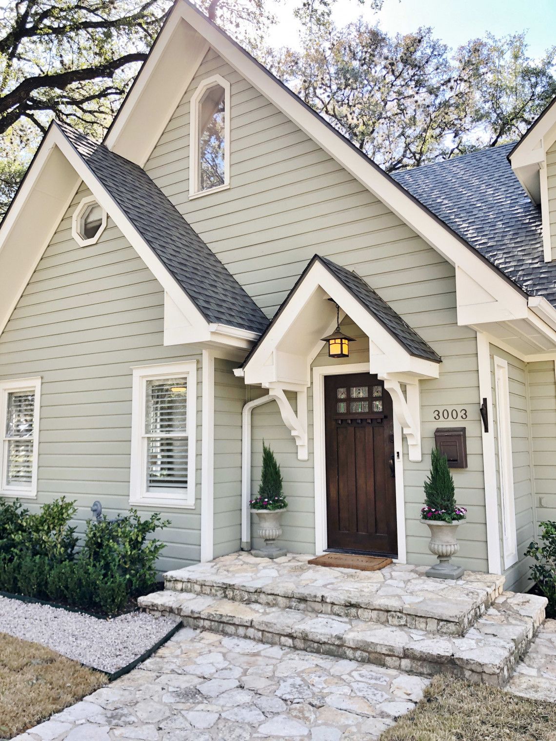 The procedure of choosing
exterior house colors