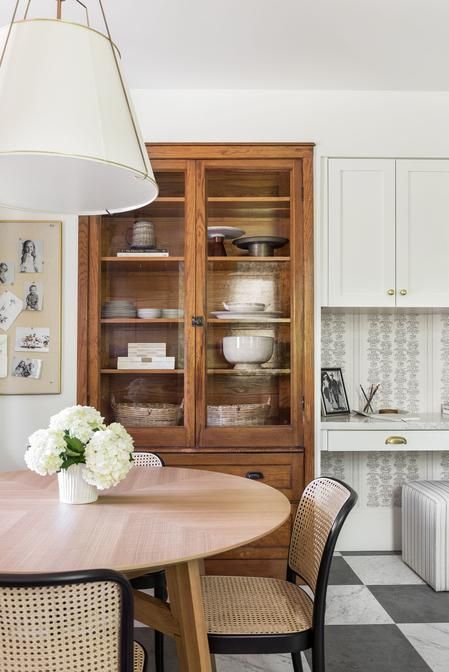 The role and functions of the
classic Kitchen hutches