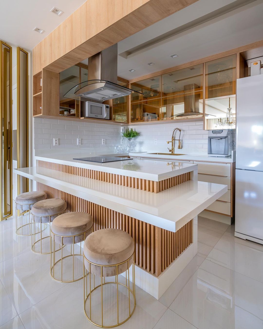 Latest Kitchen Designs for a
Trendy Lifestyle