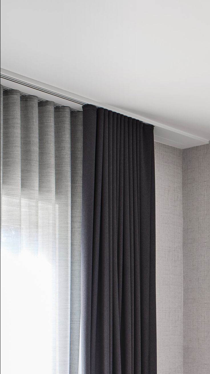 Give your house a contemporary
look: Modern curtains