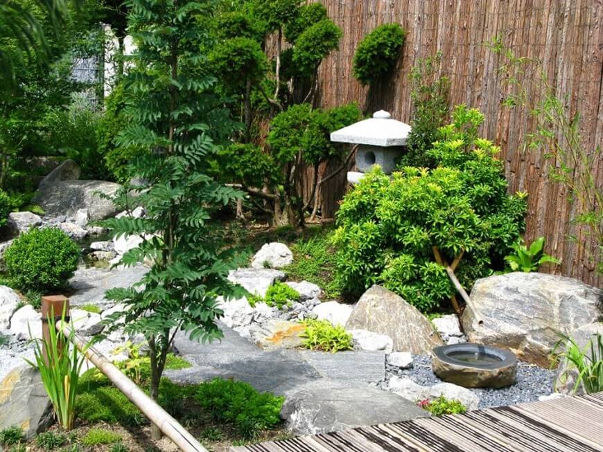 backyard garden ideas rock garden with bamboo fence and water feature. VGLYGFF