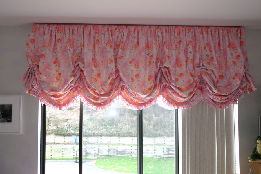 balloon shades ... balloon shade waterfall top 2.jpg ... GINOQRY