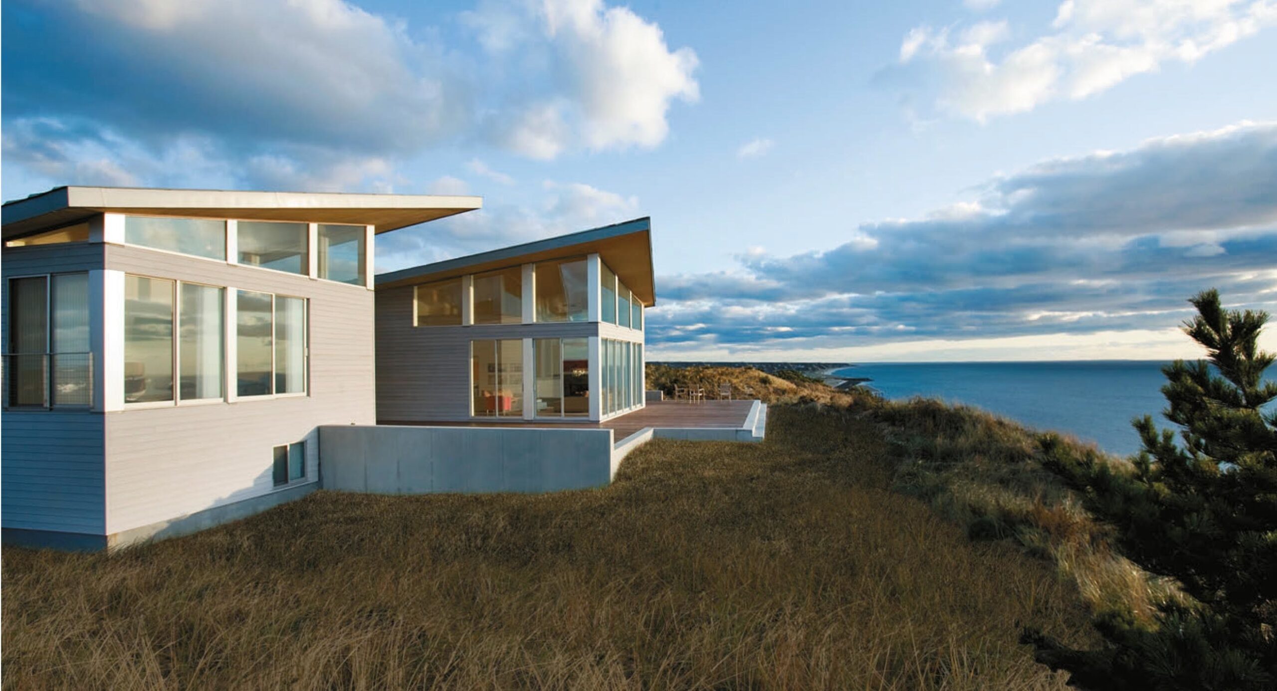 beach house designs - seaside living: 50 remarkable houses book | EDFIOFS