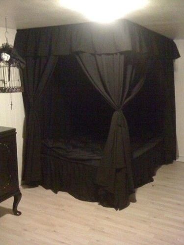 black canopy bed want a black curtain just like this for my bed VIOWBST