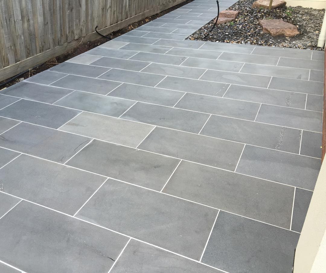 blue stone pavers ... bluestone-cat-paw-sawn-pavers-tiles-paving ... UWTQJLA