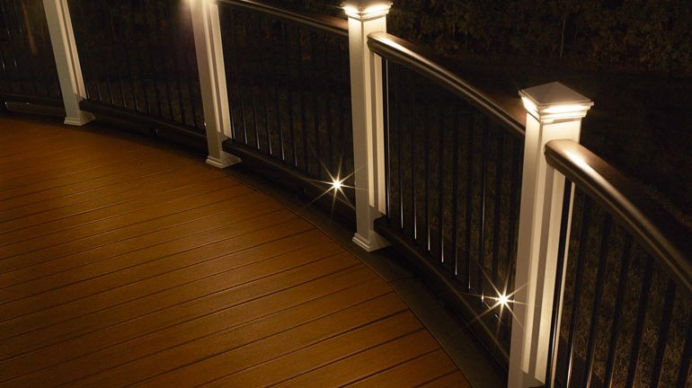 deck lights curved trex transcend railing is illuminated by led pyramid post cap lights WPTJWRY