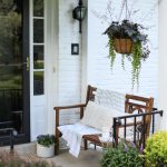 front porch decor youu0027ll love these front porch decorating ideas and tips! #decorating #porch TNMBKUG