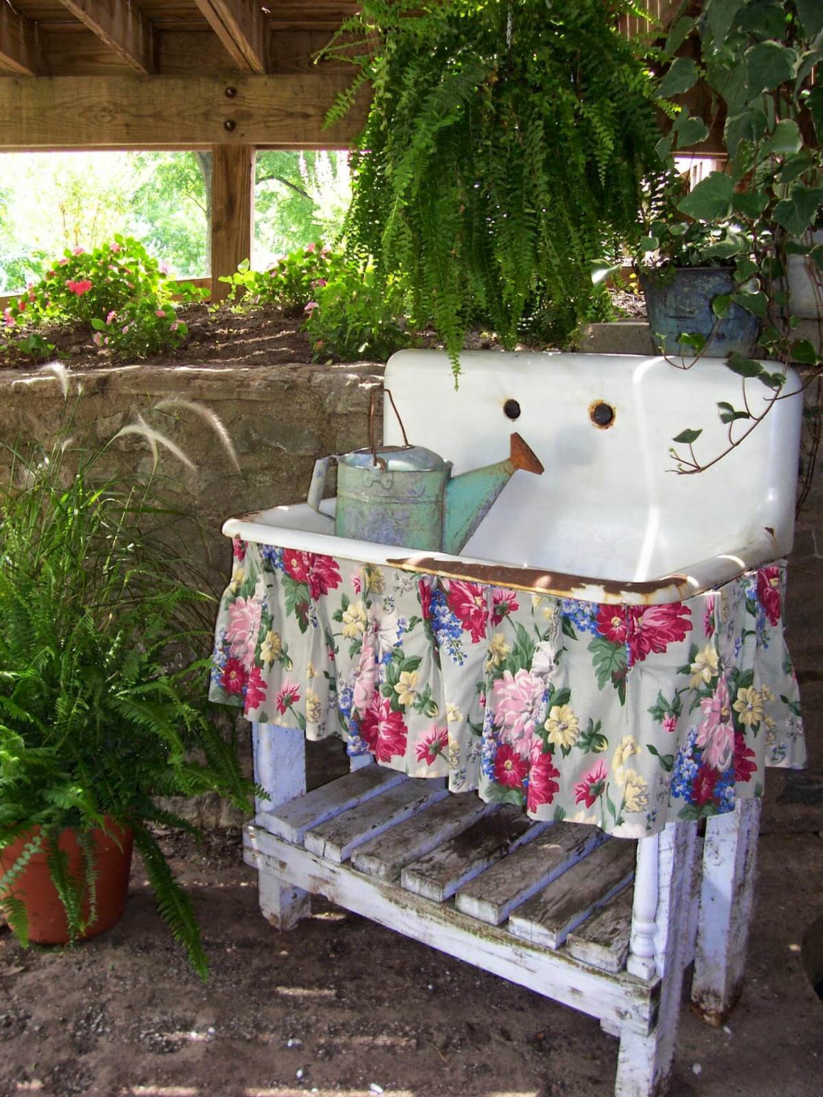 garden decoration ideas upcycled antique sink garden decoration ETNIZIM