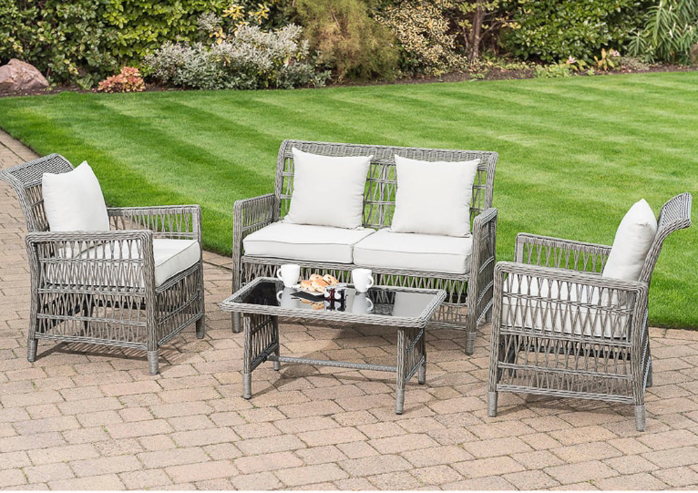 Tips on Choosing the Right
Garden Furniture