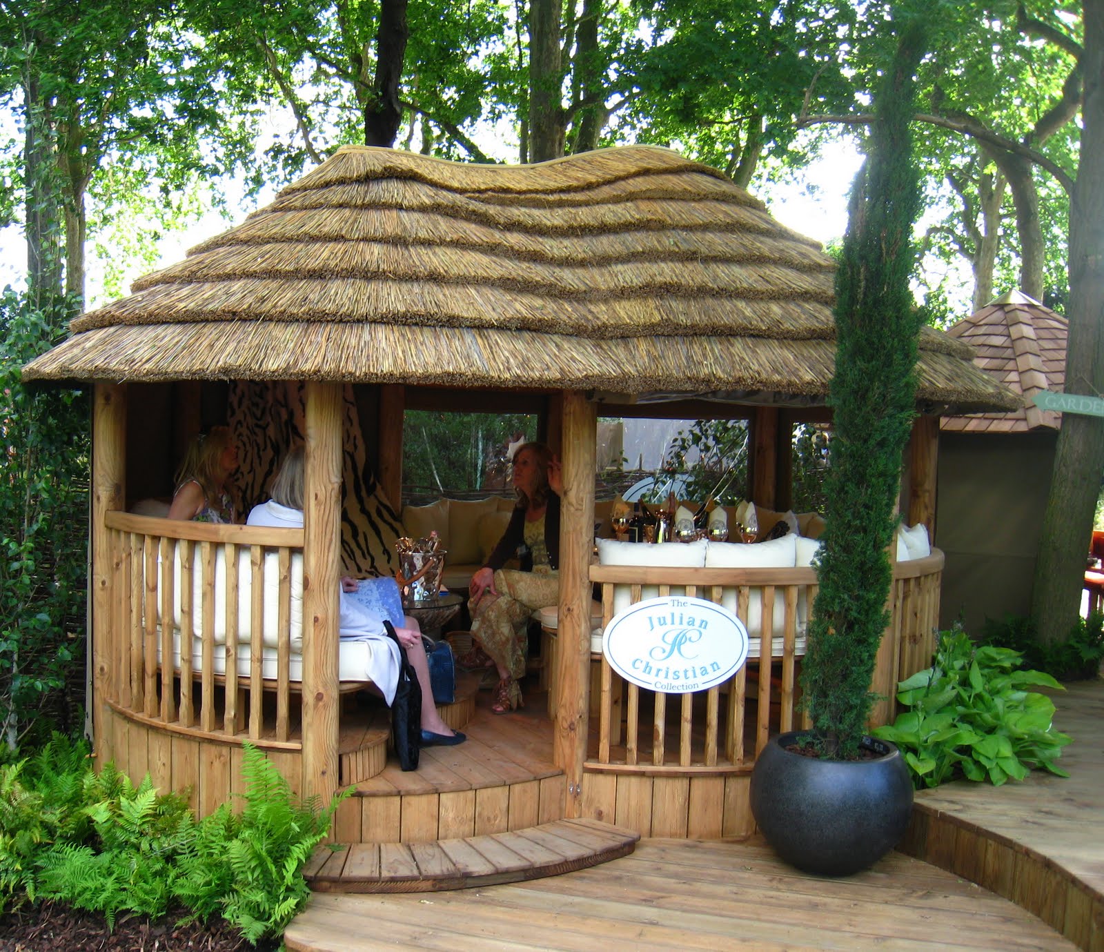 garden huts ... a thatched roof or cedar shingle tiles, why not call our POYEHVT