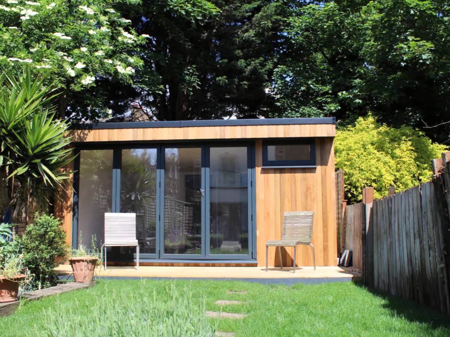 garden studio with bathroom built in west london WDRLWUT