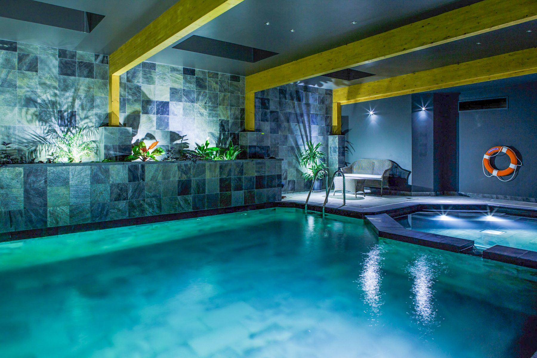 Amazing aspects about indoor
swimming pools