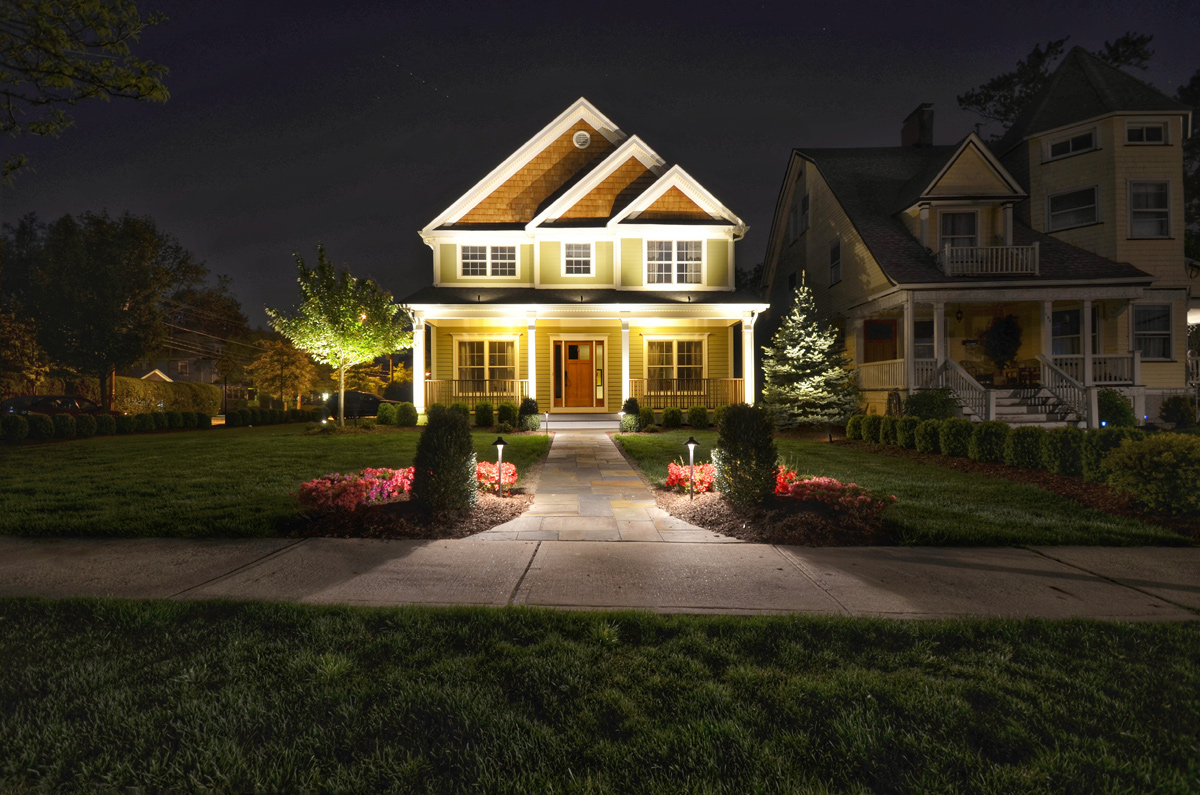 landscape lighting how to make a big impression with just a little outdoor lighting! DFRKFTD