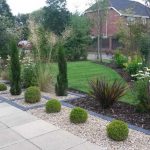 large front garden design photo - 2 DKFLDEU