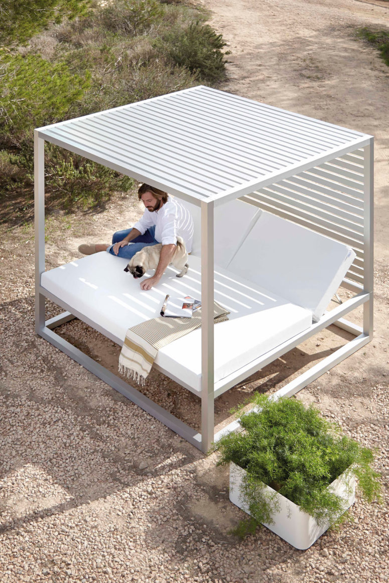 outdoor daybeds daybed by jose gandiablasco (via design-milk.com) BPOWRXA