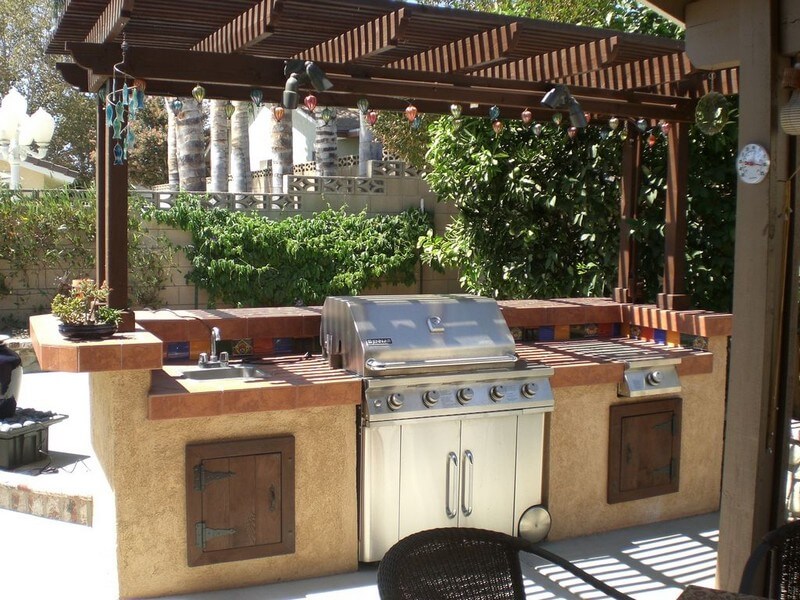 outdoor kitchen ideas 1. barbecue grill and prep station FFIZRSD