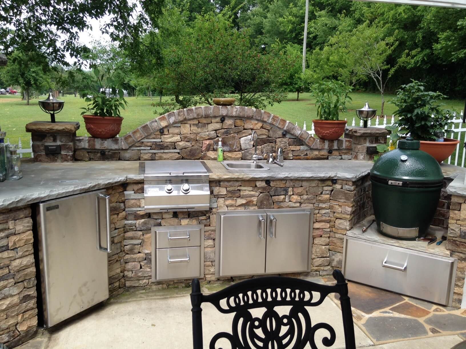 outdoor kitchen ideas slate and stone outdoor kitchen décor QAXLOWI