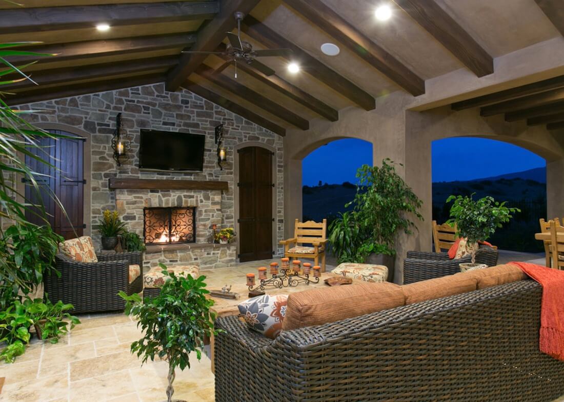 outdoor living ideas outdoor living spaces with tv UBSQTCA