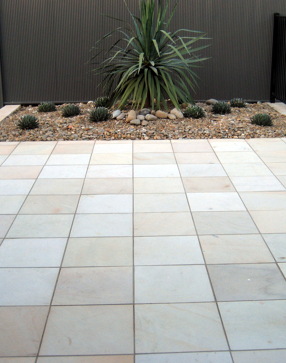 outdoor pavers willow honed patio.jpg DBJGGNZ