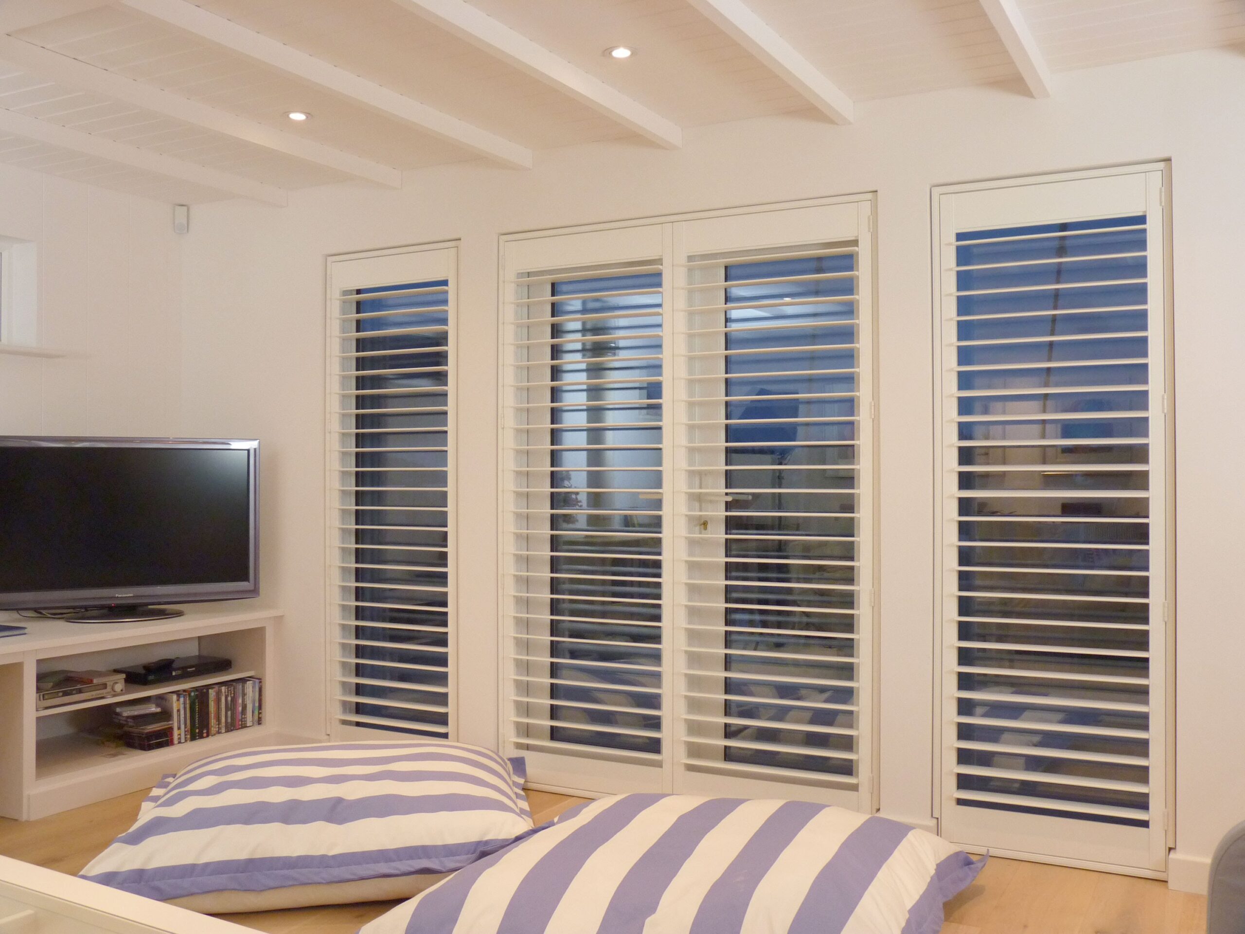 plantation shutter plantation shutters guide - top 5 window shutter designs - youtube UCZCKYG